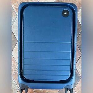 Monos Luggage Carry-On Expandable Pro Ocean Blue 22” NWOT